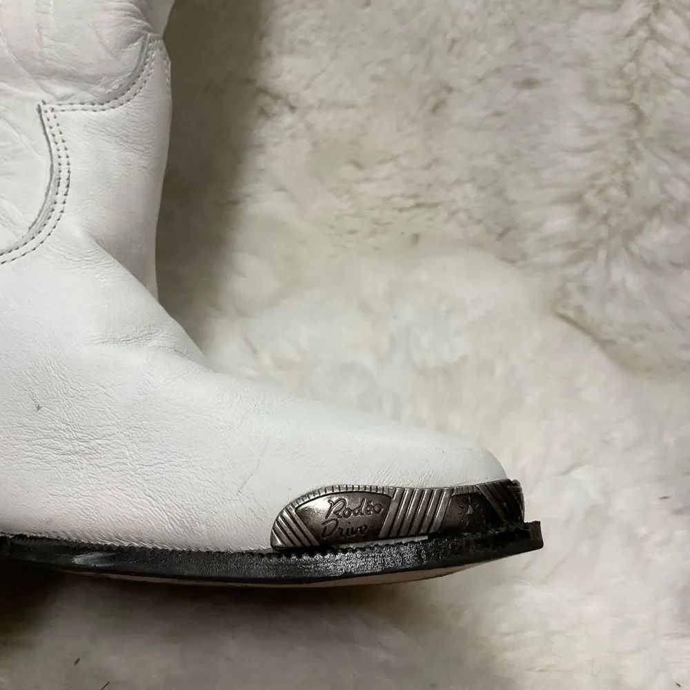 Rodeo Drive White Leather Western Chain Heeled Boots Size 8m — image 3 of 8